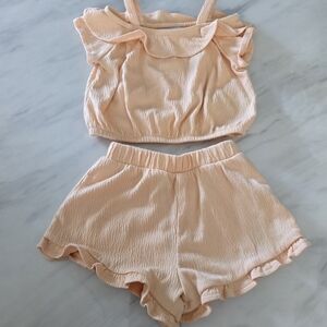 Old Navy Light Peach Outfit